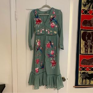 NWT embroidered bird and floral ASOS midi dress 🦜🌷